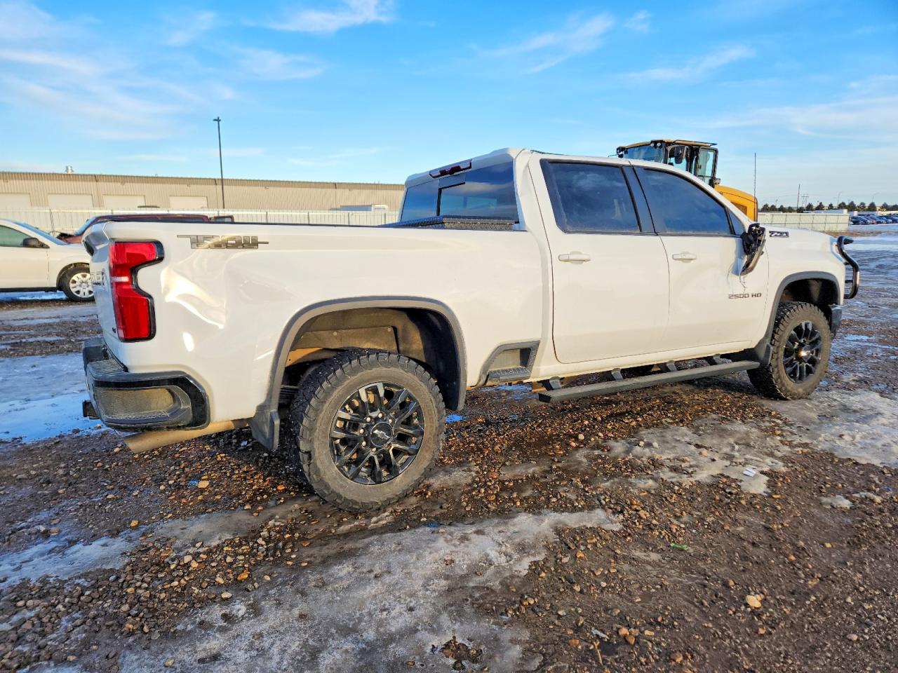 2025 CHEVROLET SILVERADO K2500 HEAVY DUTY LT photo 3
