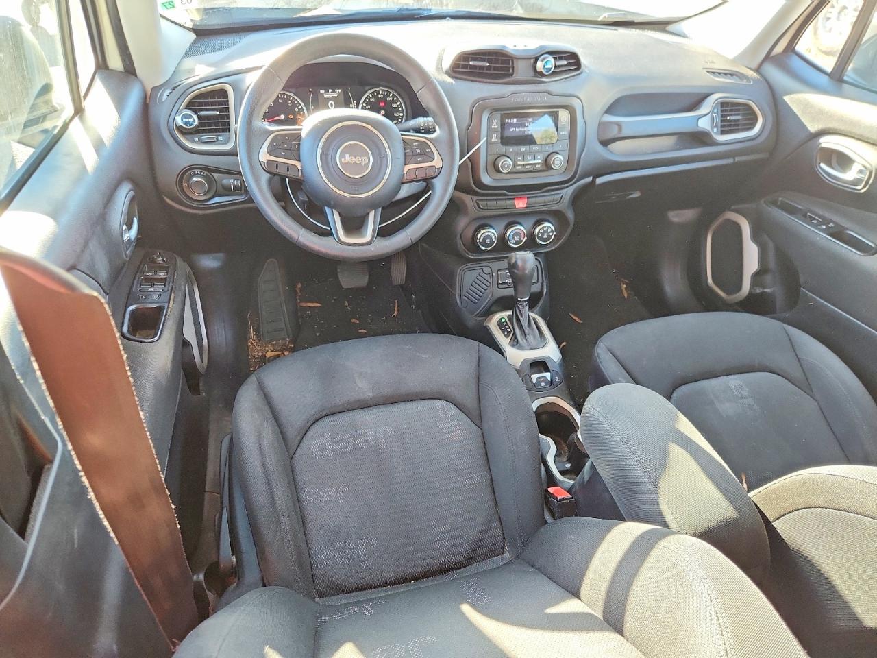 2015 JEEP RENEGADE SPORT photo 8