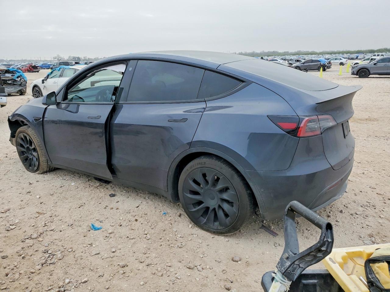 2021 TESLA MODEL Y photo 3