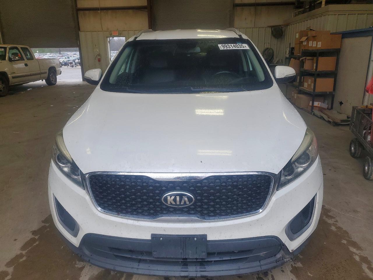 2017 KIA SORENTO LX photo 5