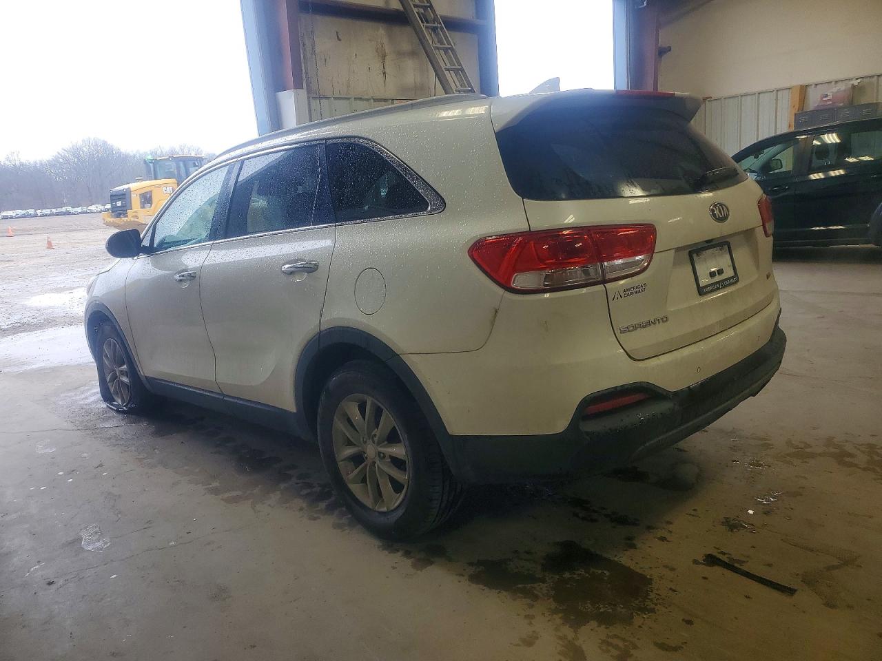 2017 KIA SORENTO LX photo 2