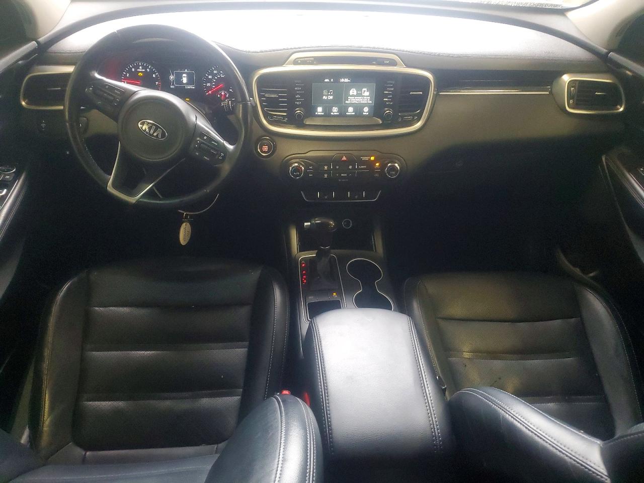 2017 KIA SORENTO LX photo 8