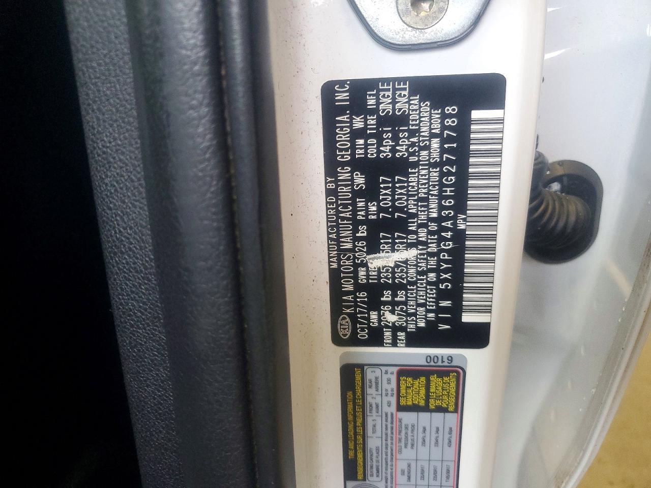 2017 KIA SORENTO LX photo 13