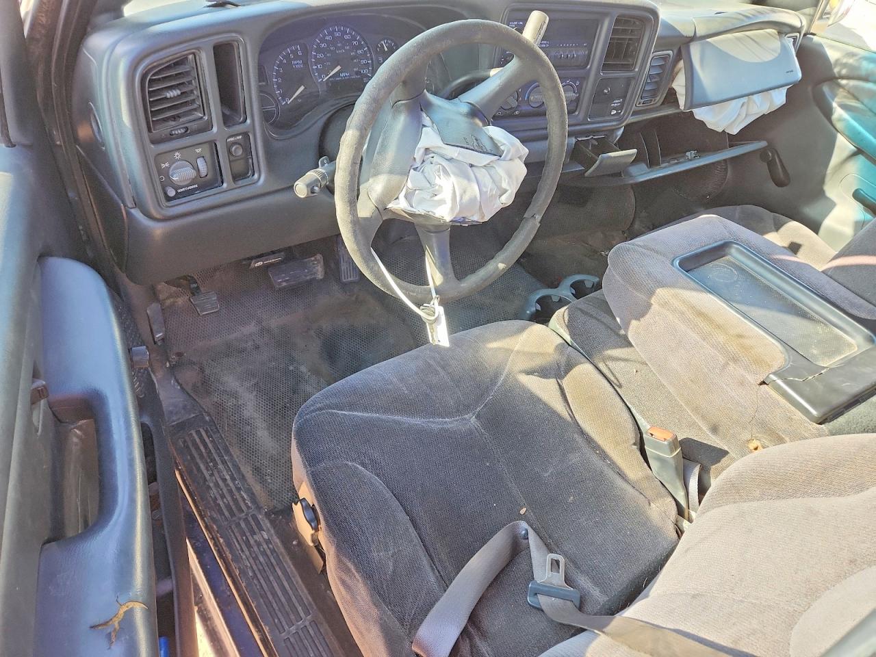 2002 CHEVROLET SILVERADO C1500 photo 8