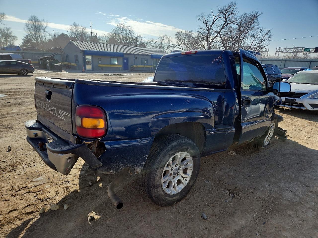 2002 CHEVROLET SILVERADO C1500 photo 3