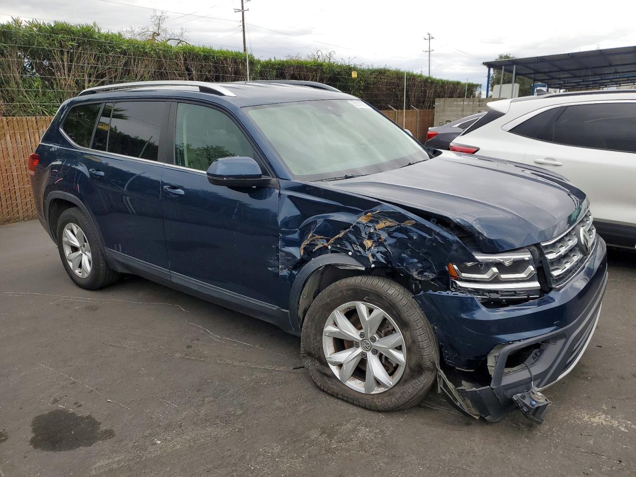 2018 VOLKSWAGEN ATLAS SE photo 4