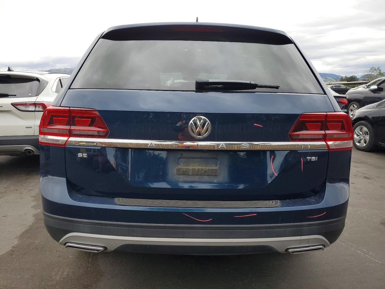 2018 VOLKSWAGEN ATLAS SE photo 6