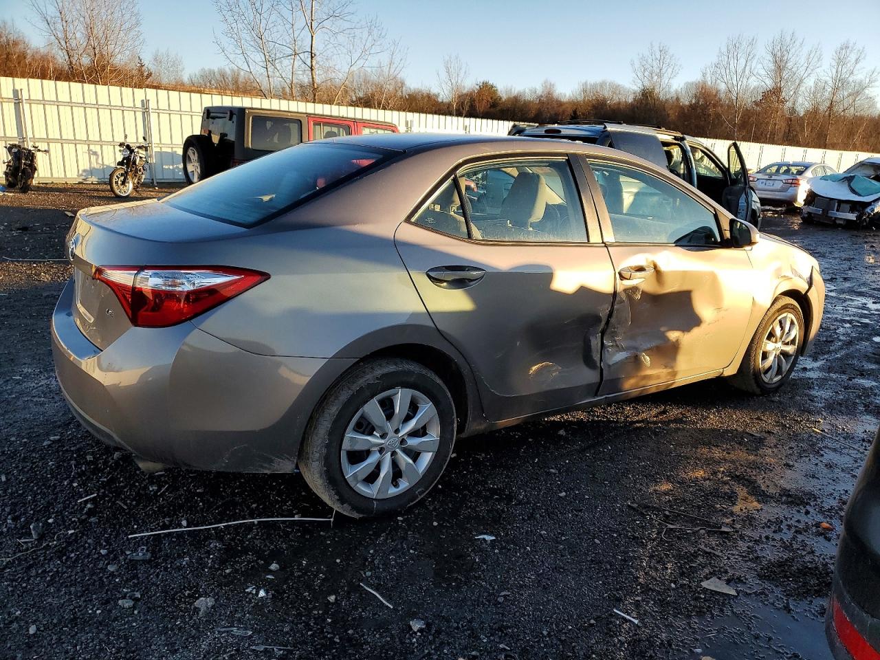 2016 TOYOTA COROLLA L photo 3