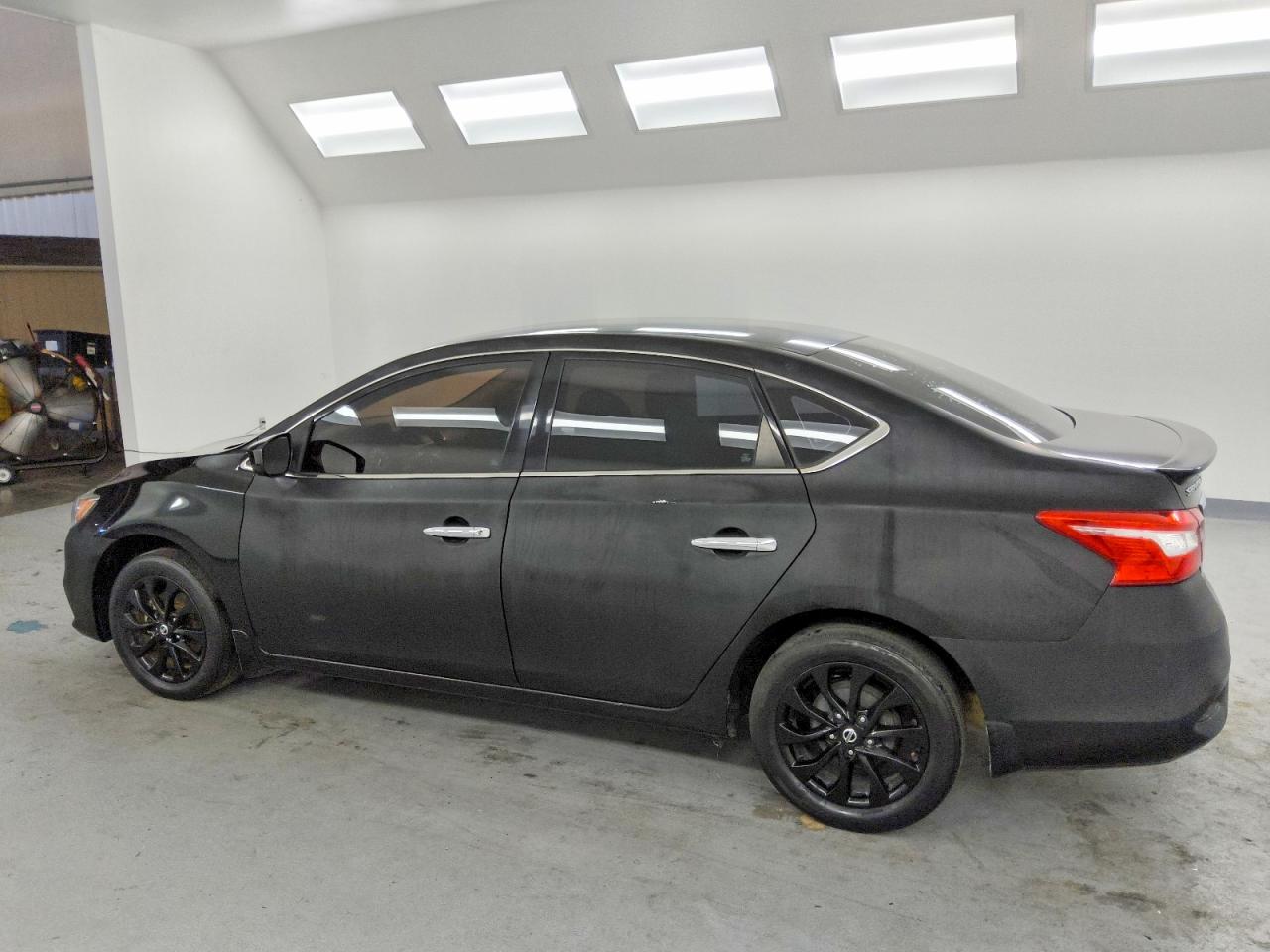 2018 NISSAN SENTRA S photo 2