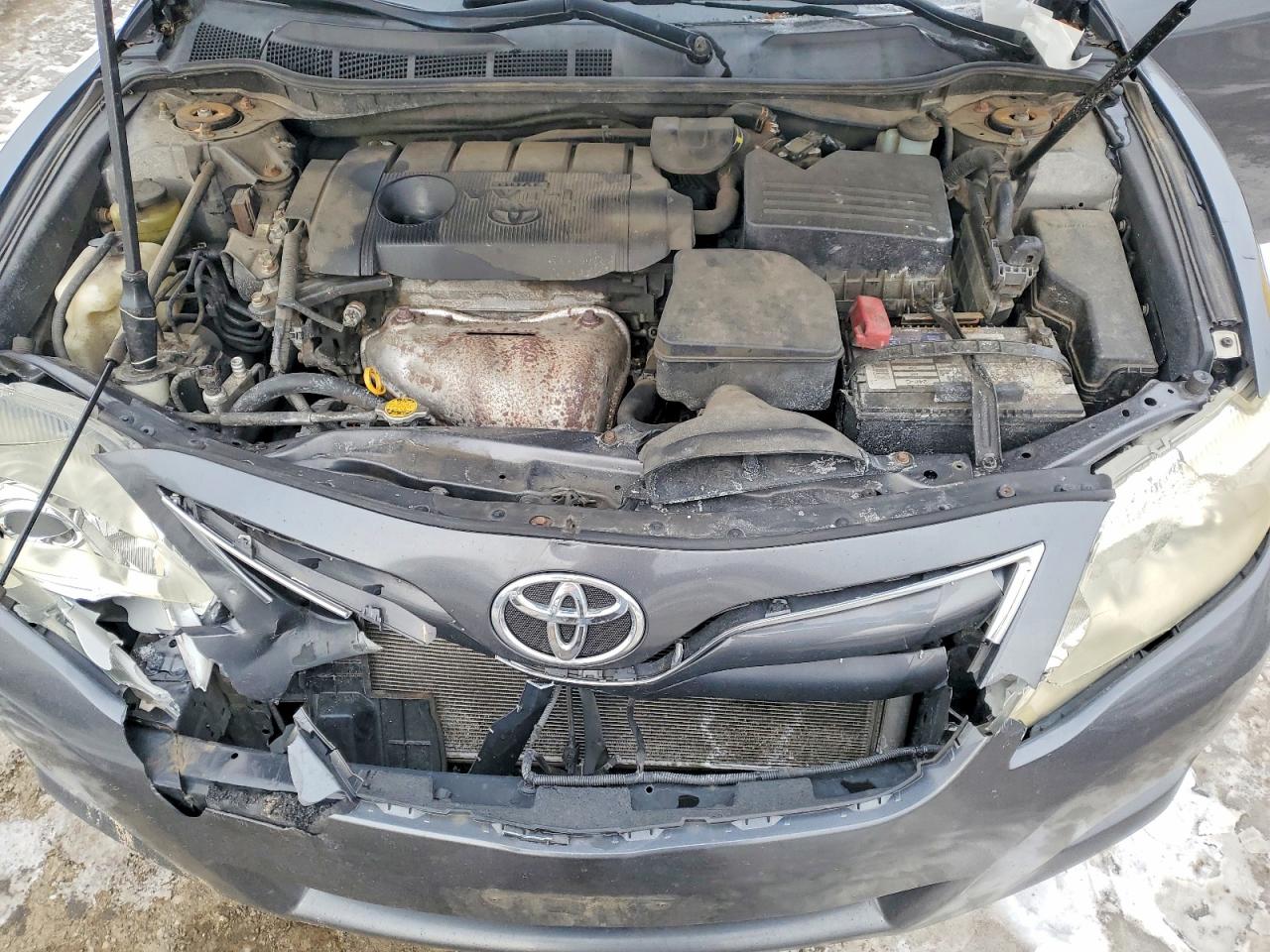 2011 TOYOTA CAMRY BASE photo 11