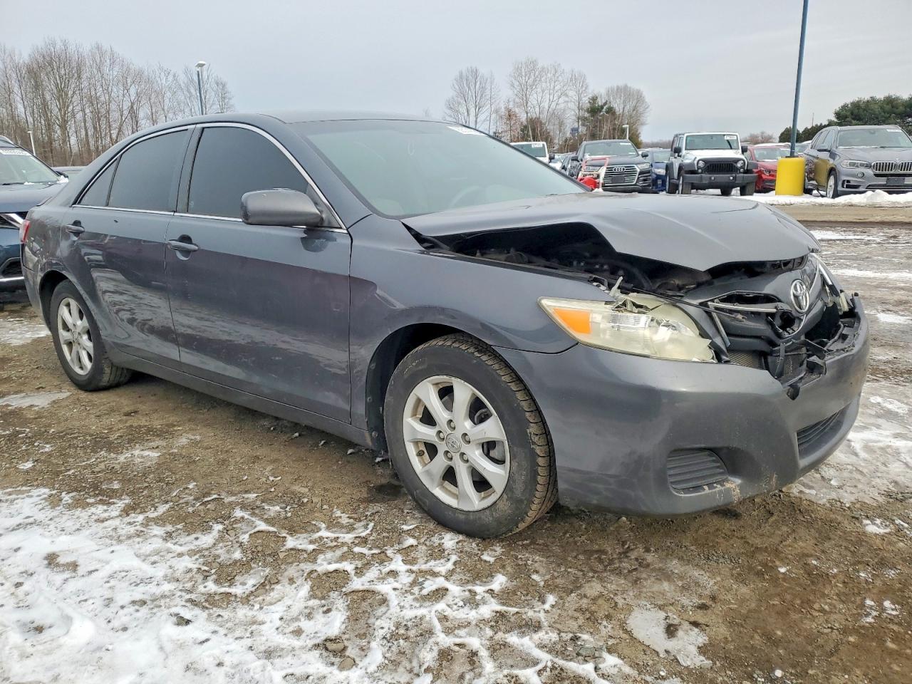 2011 TOYOTA CAMRY BASE photo 4