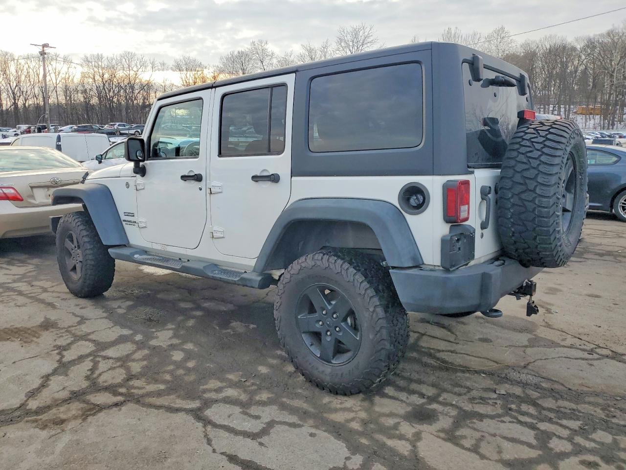 2013 JEEP WRANGLER UNLIMITED SPORT photo 2