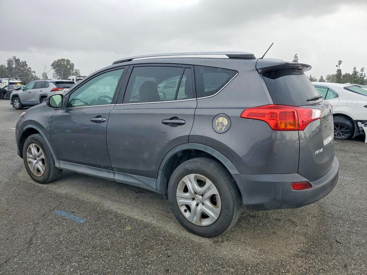 2013 TOYOTA RAV4 LE photo 4