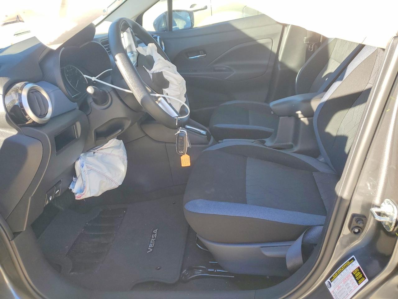 2025 NISSAN VERSA SV photo 7