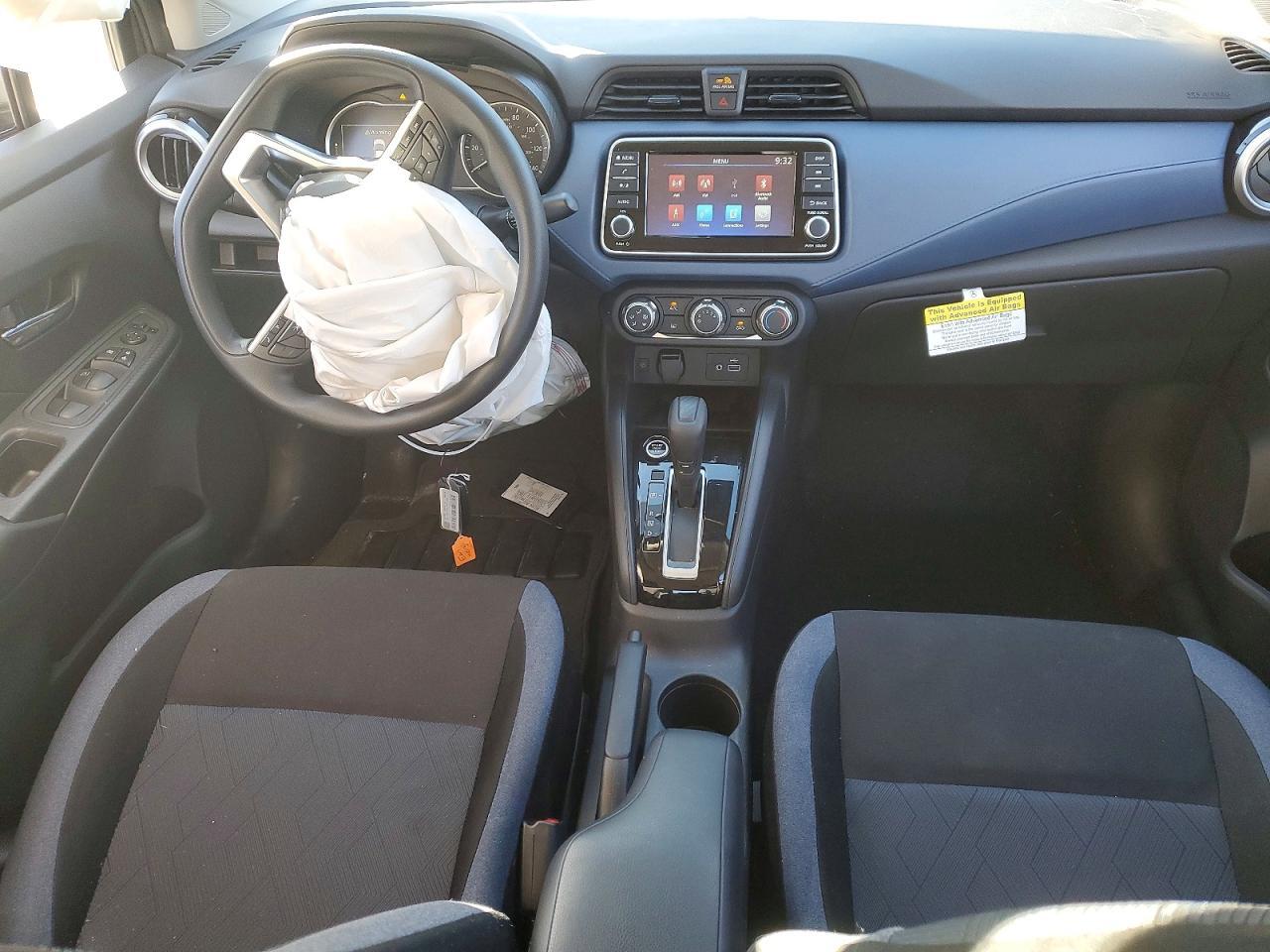 2025 NISSAN VERSA SV photo 8