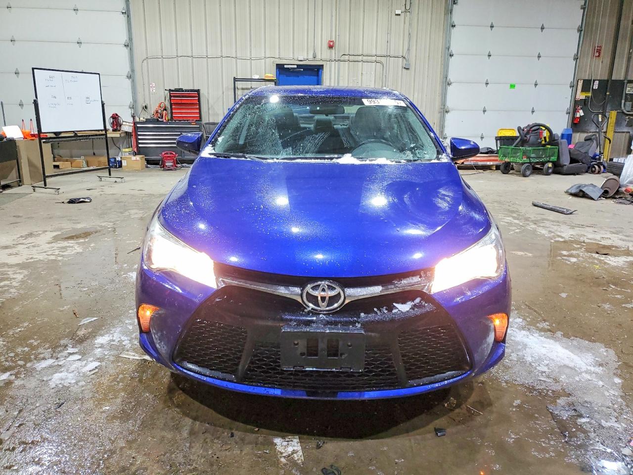 2016 TOYOTA CAMRY SE photo 9