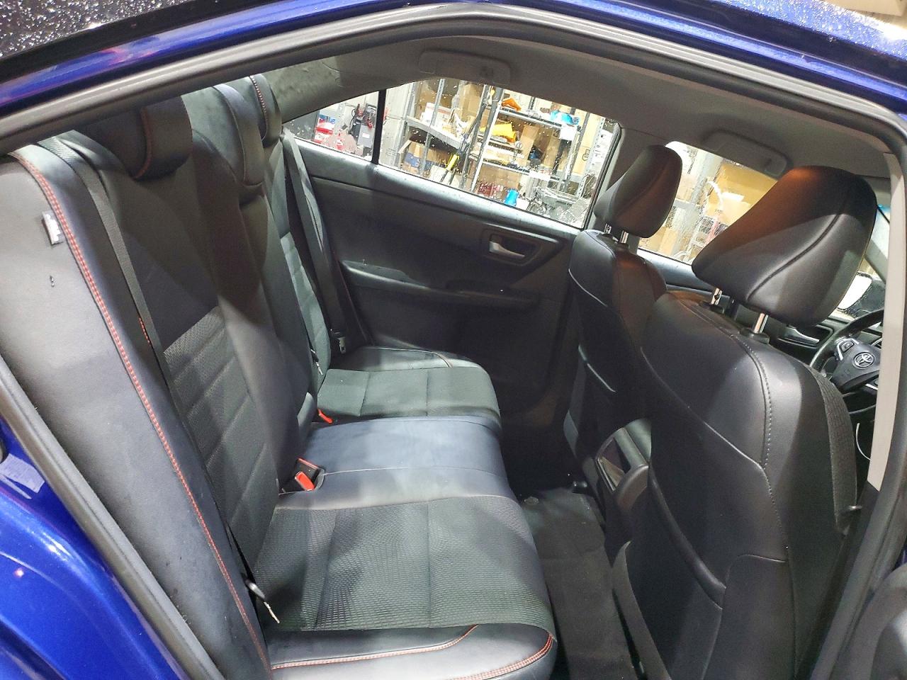 2016 TOYOTA CAMRY SE photo 19
