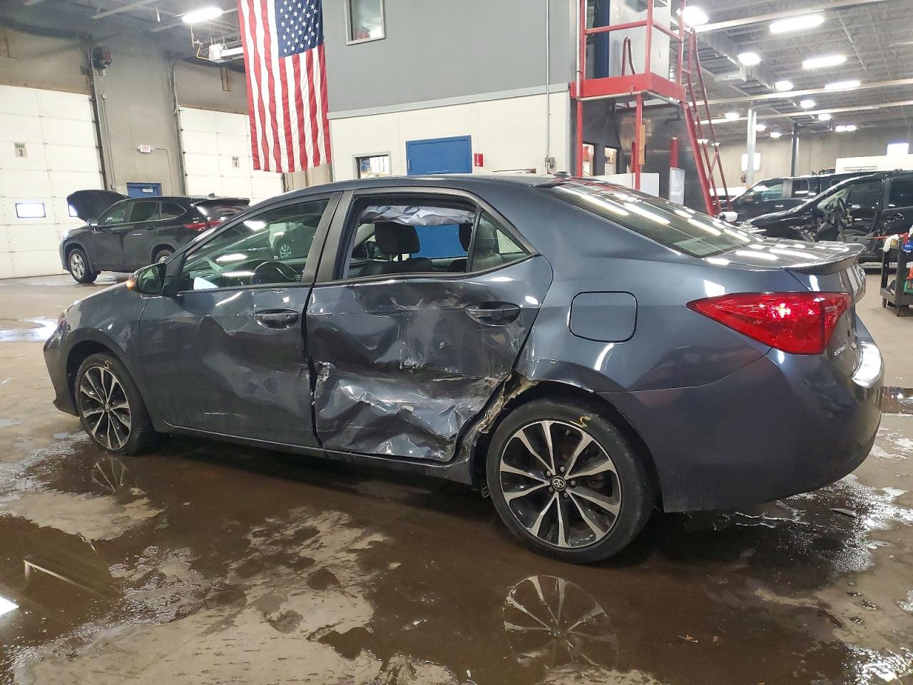 2017 TOYOTA COROLLA L photo 2
