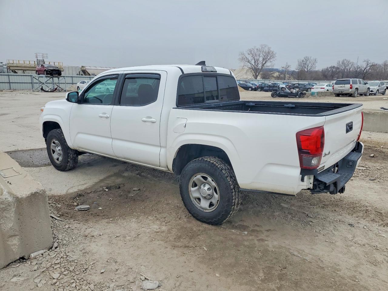 2019 TOYOTA TACOMA DOUBLE CAB photo 2