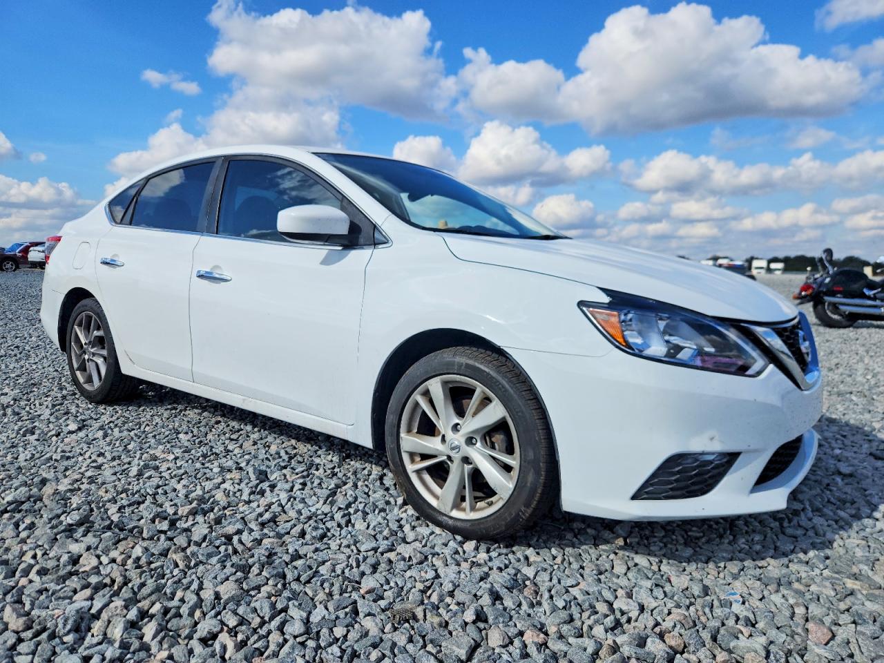 2016 NISSAN SENTRA S photo 4