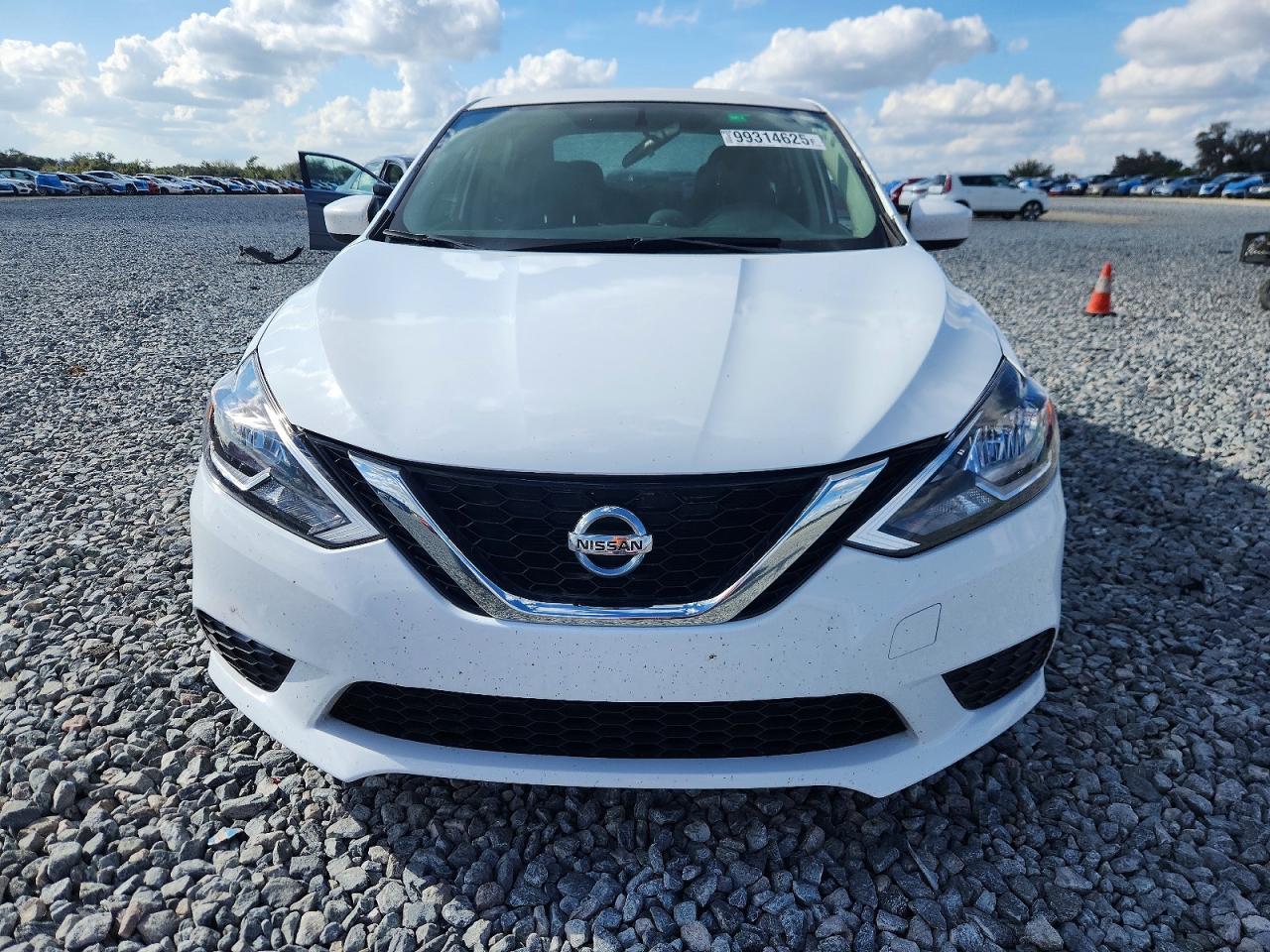 2016 NISSAN SENTRA S photo 5