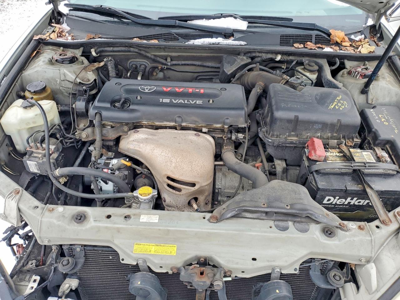 2004 TOYOTA CAMRY LE photo 11