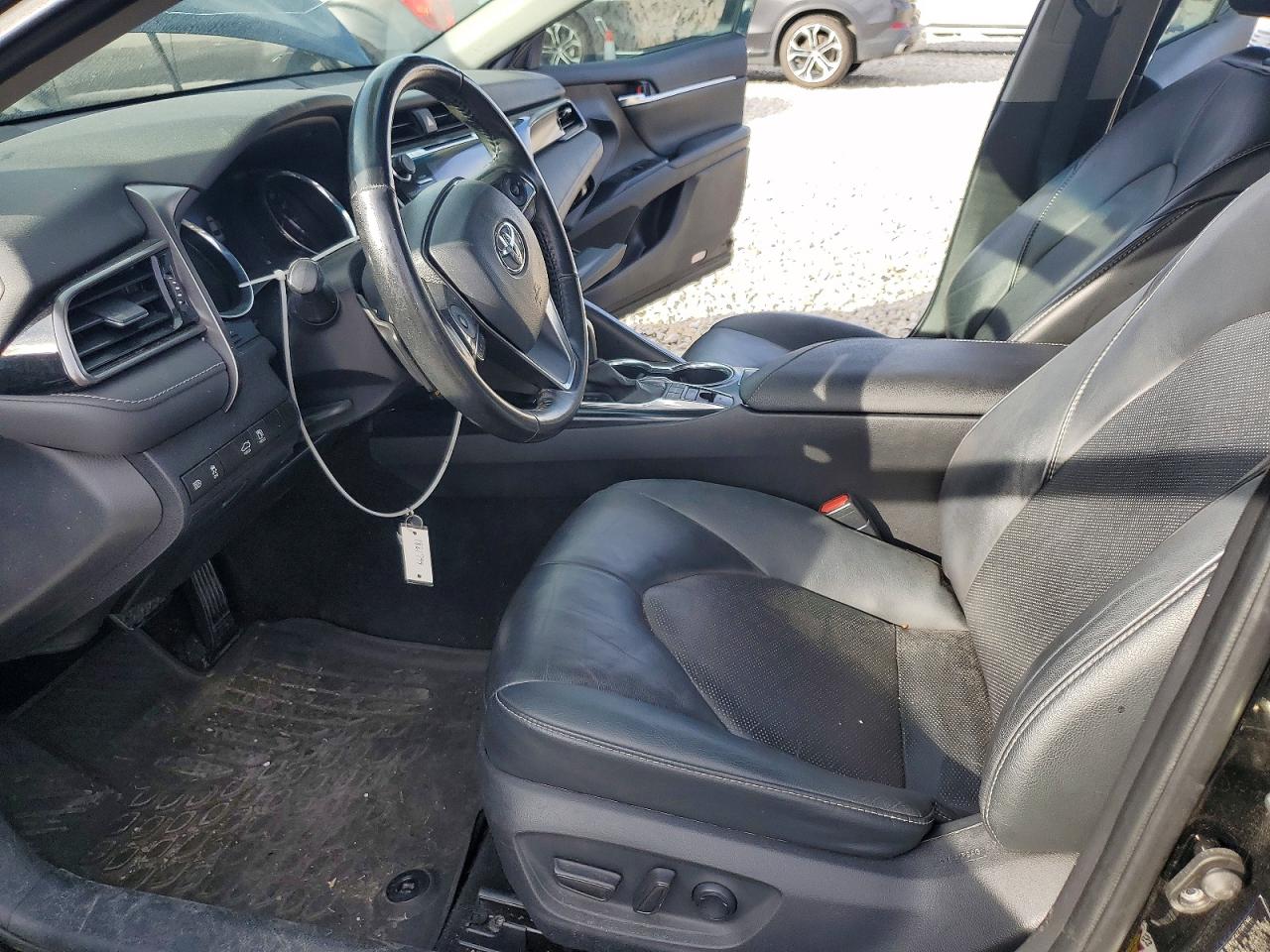 2020 TOYOTA CAMRY XSE photo 19