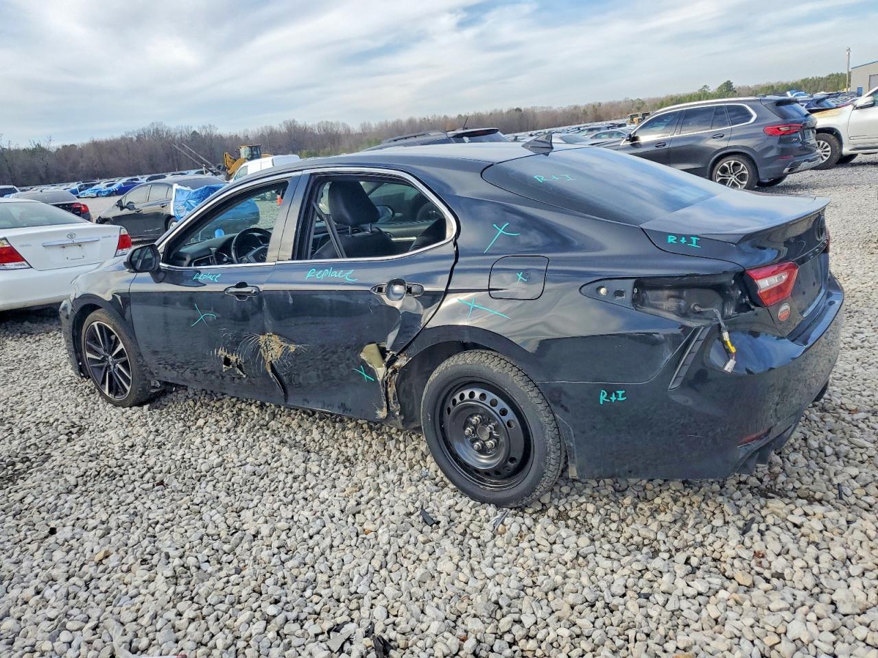 2020 TOYOTA CAMRY XSE photo 4