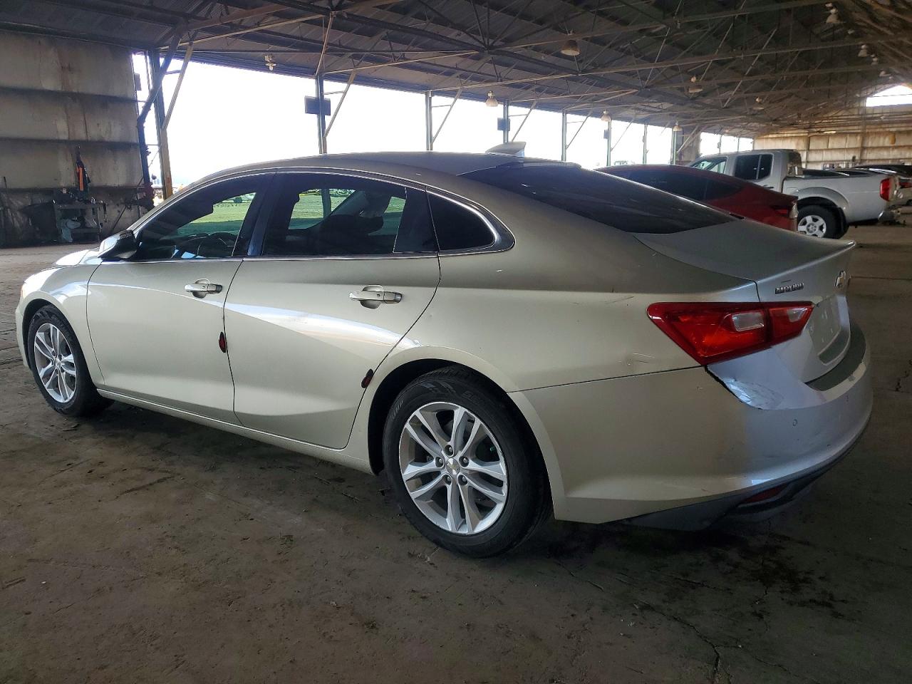 2016 CHEVROLET MALIBU LT photo 2
