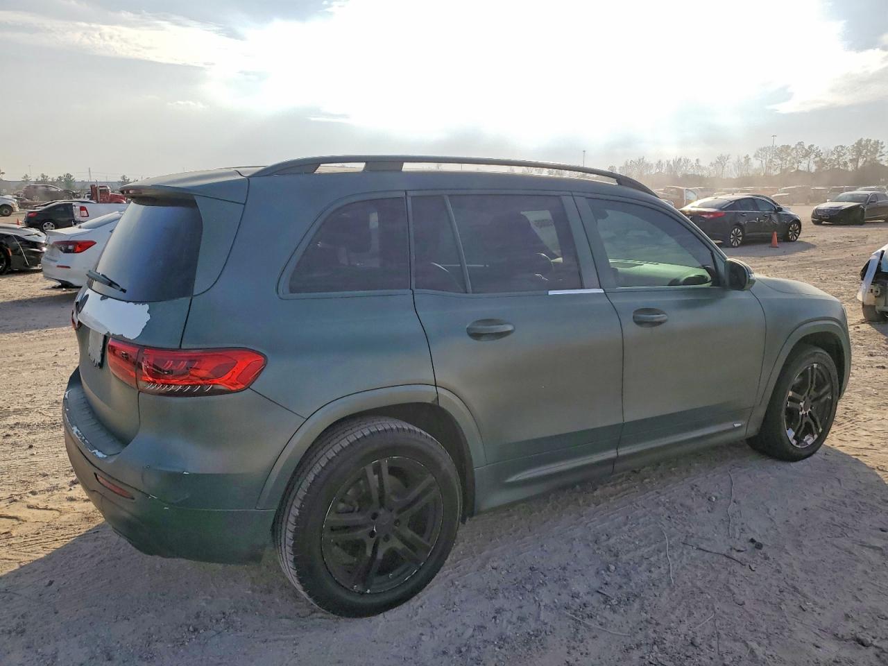 2020 MERCEDES-BENZ GLB 250 photo 3