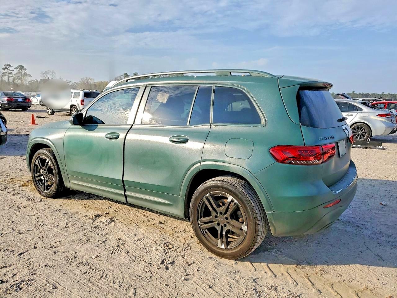 2020 MERCEDES-BENZ GLB 250 photo 2