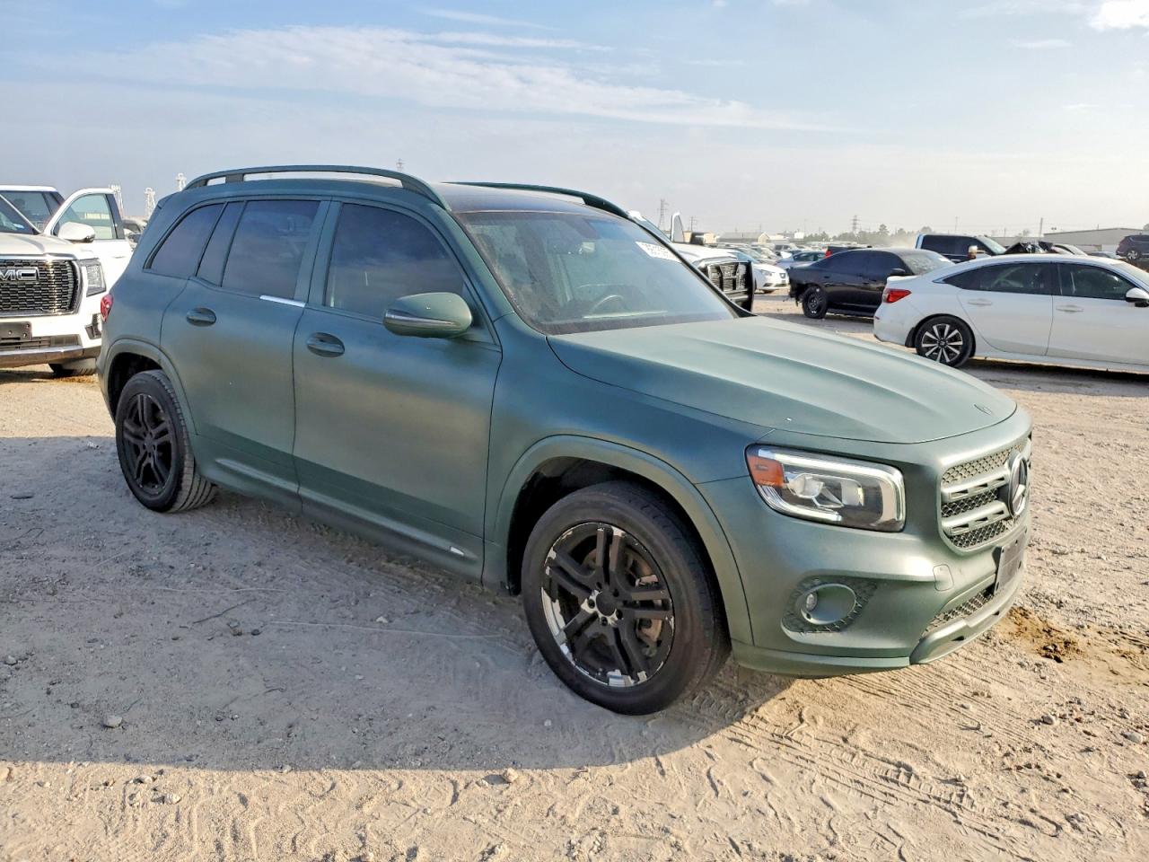 2020 MERCEDES-BENZ GLB 250 photo 4