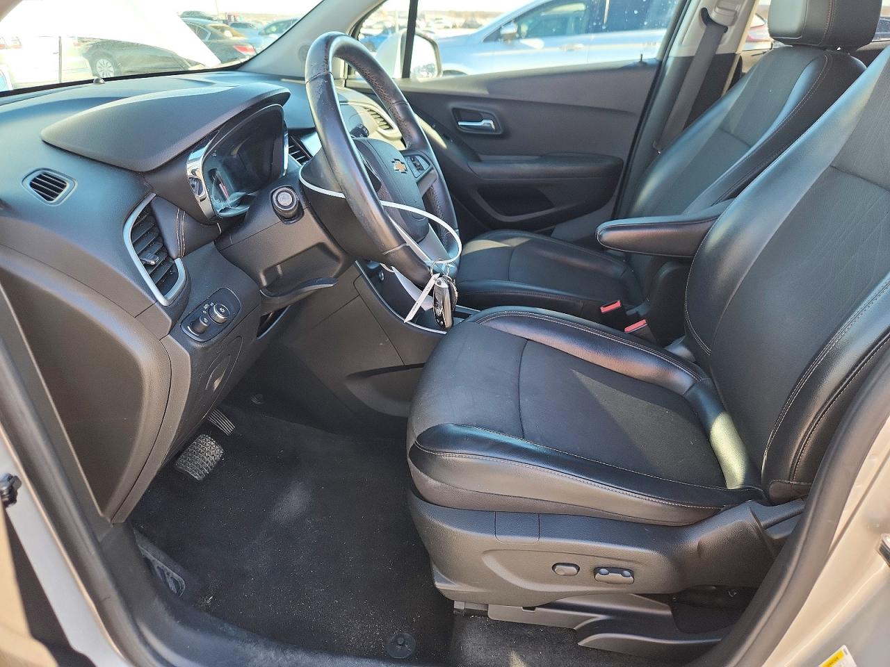 2017 CHEVROLET TRAX 1LT photo 13