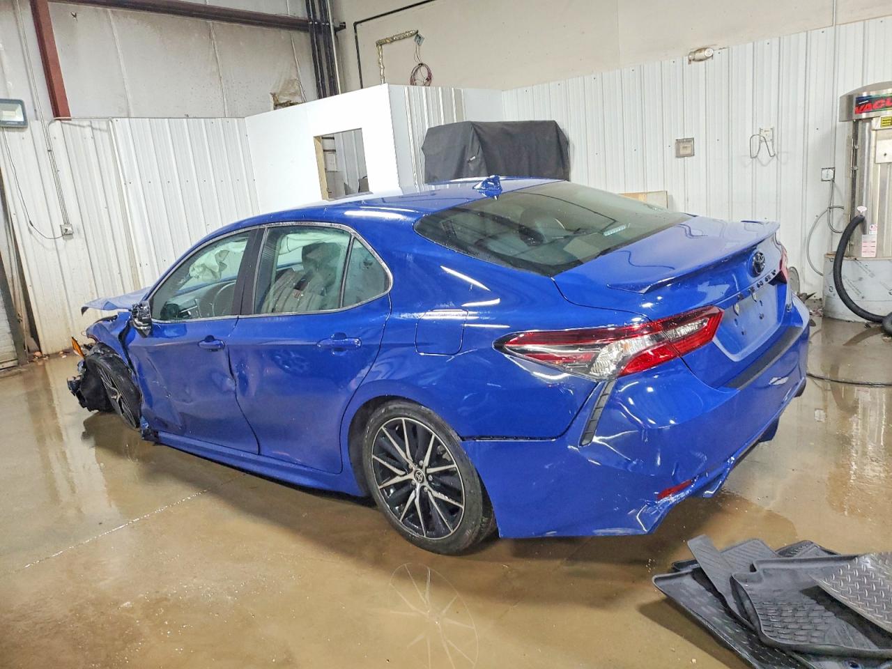2023 TOYOTA CAMRY SE NIGHT SHADE photo 2