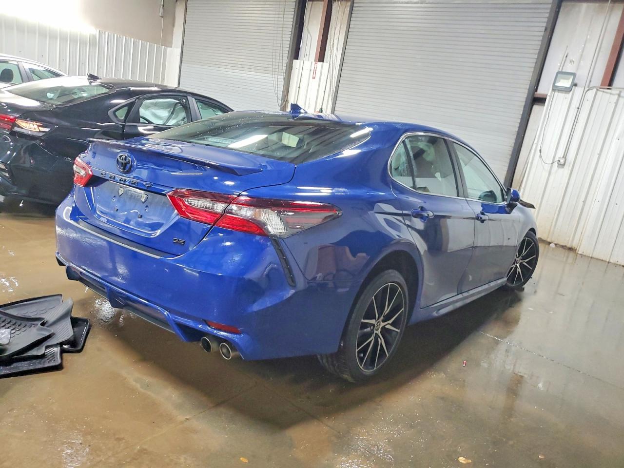 2023 TOYOTA CAMRY SE NIGHT SHADE photo 3