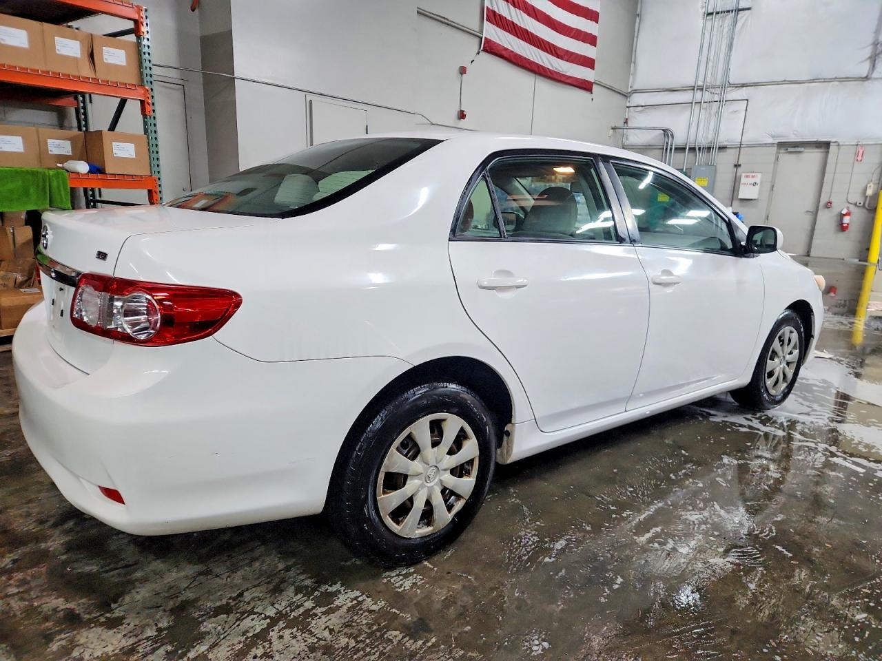 2011 TOYOTA COROLLA BASE photo 3
