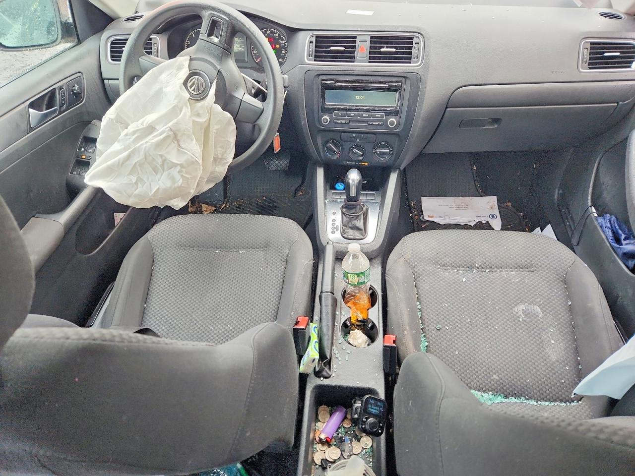 2012 VOLKSWAGEN JETTA BASE photo 8