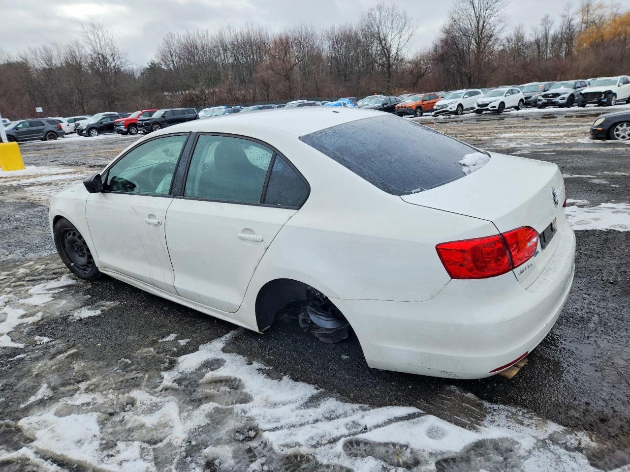 2012 VOLKSWAGEN JETTA BASE photo 2