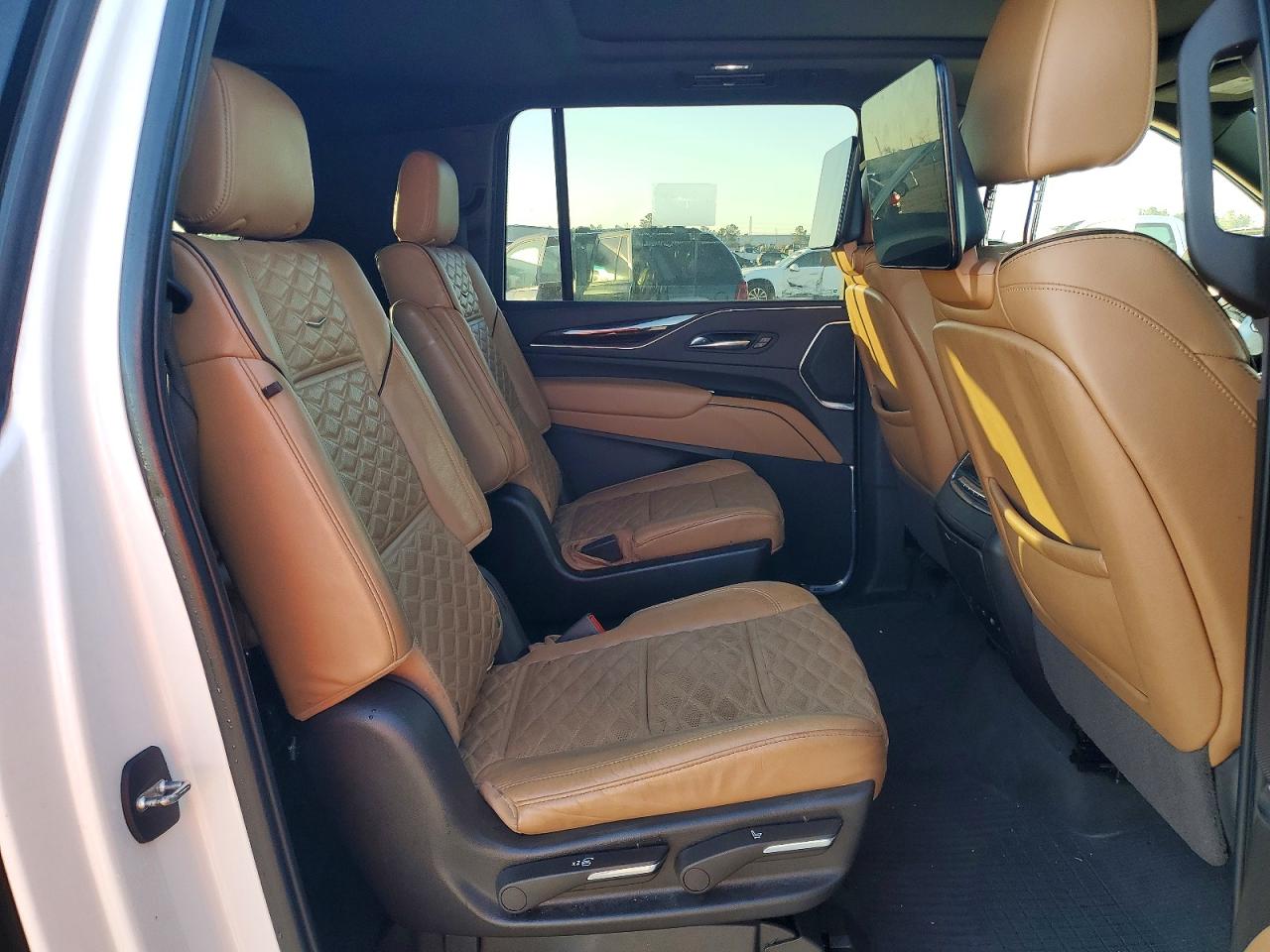 2021 CADILLAC ESCALADE ESV SPORT photo 31