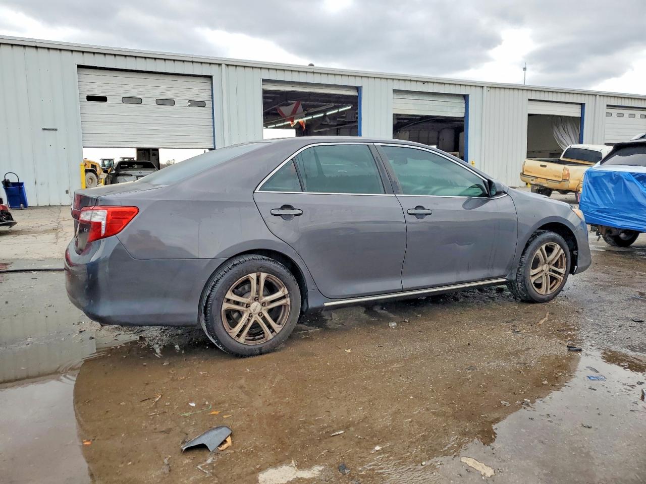 2012 TOYOTA CAMRY BASE photo 3