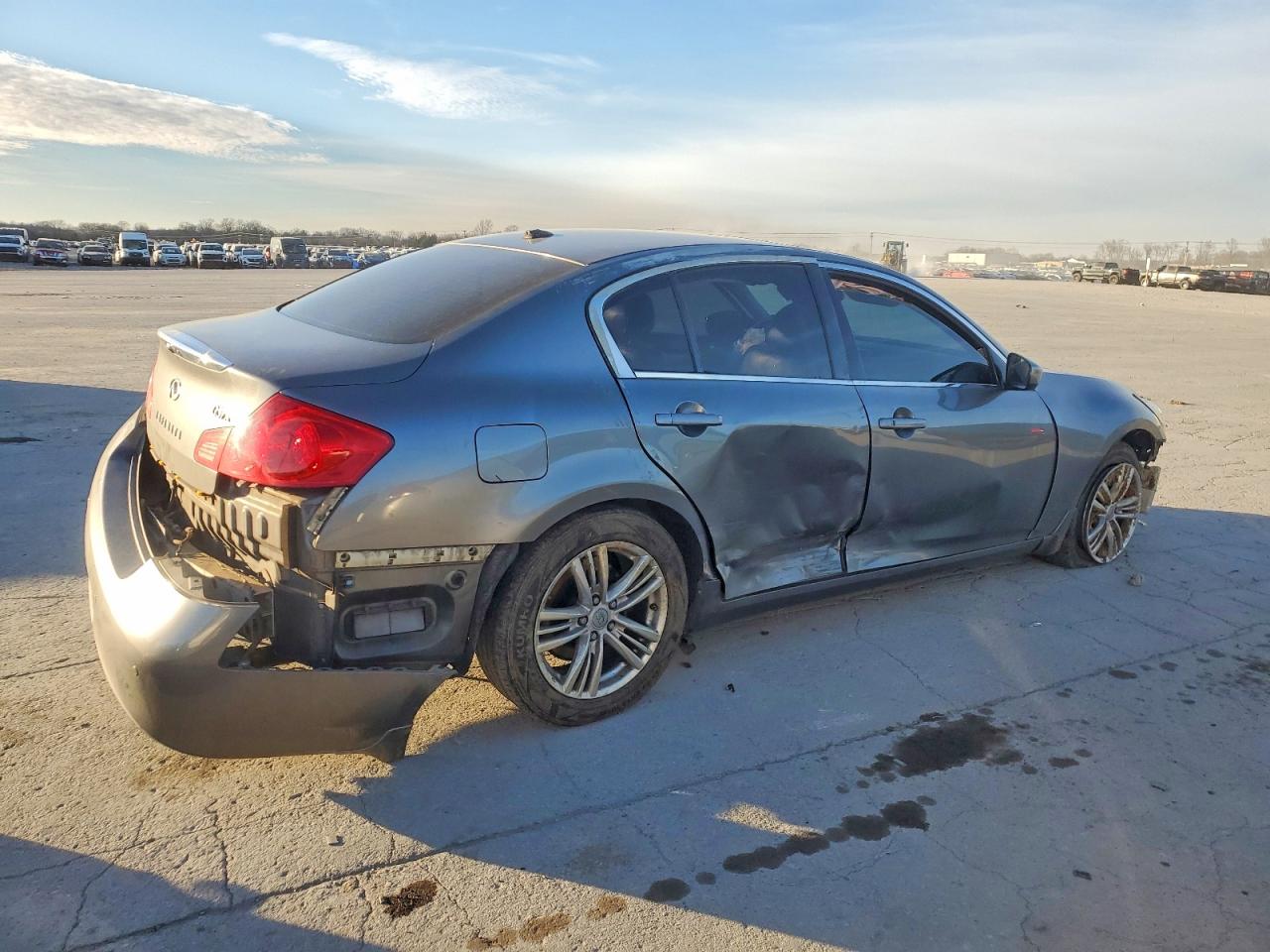 2010 INFINITI G37 photo 3
