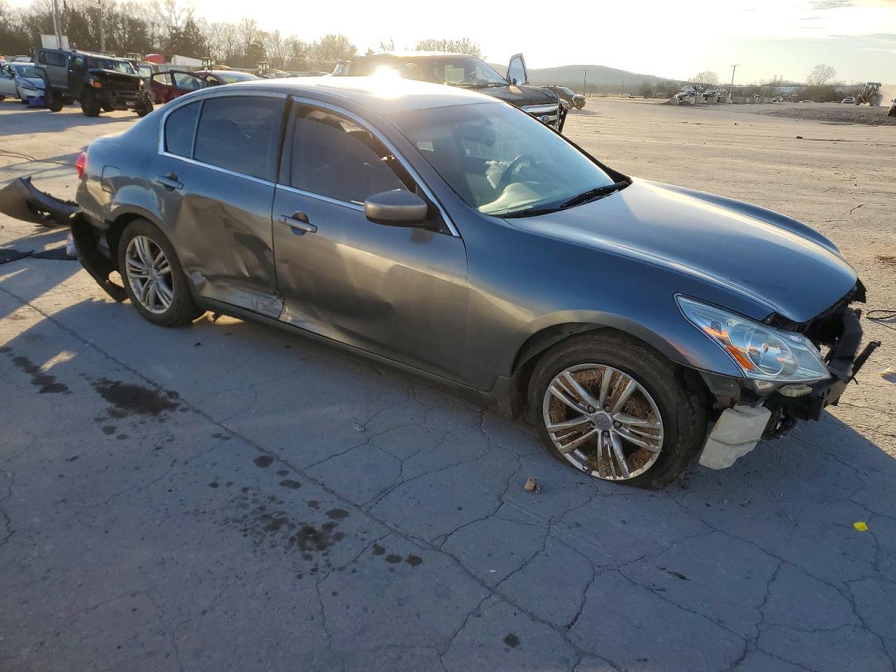2010 INFINITI G37 photo 4