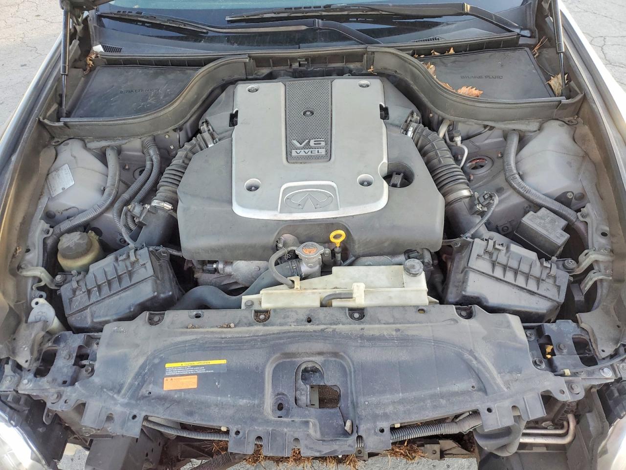 2010 INFINITI G37 photo 11