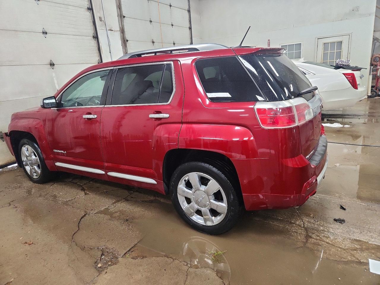 2013 GMC TERRAIN DENALI photo 2
