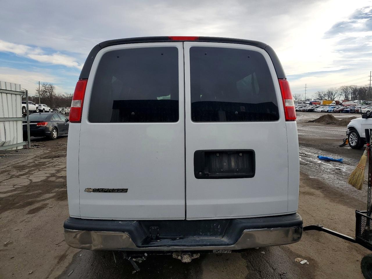 2019 CHEVROLET EXPRESS G3500 LT photo 6