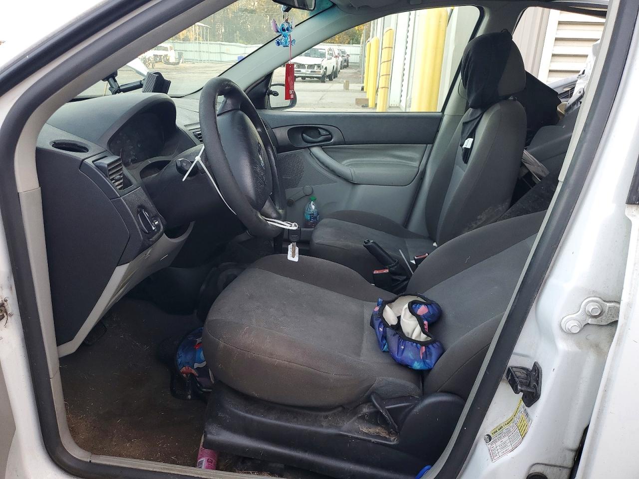 2007 FORD FOCUS ZX4 photo 13