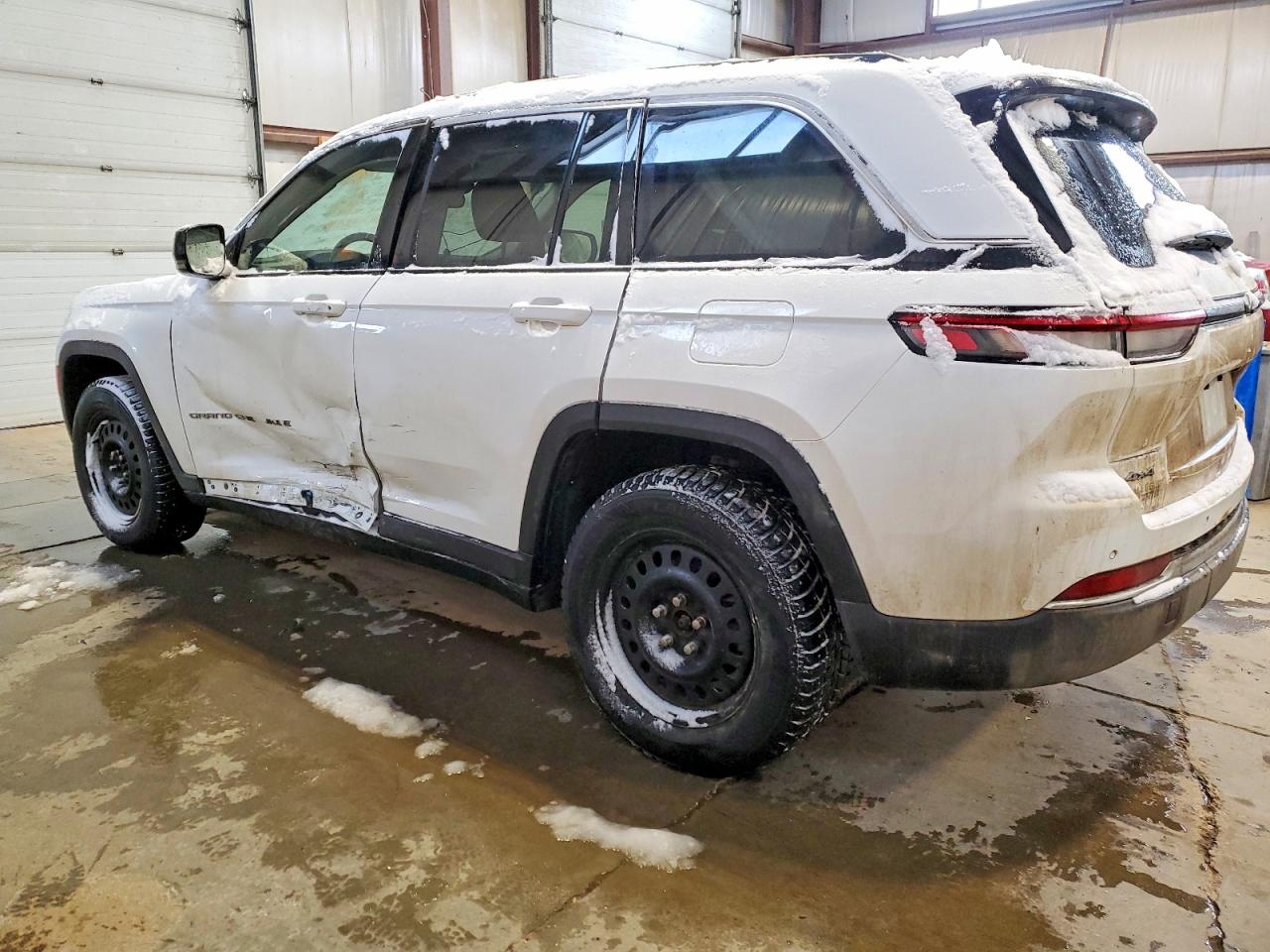 2023 JEEP GRAND CHEROKEE LIMITED photo 2