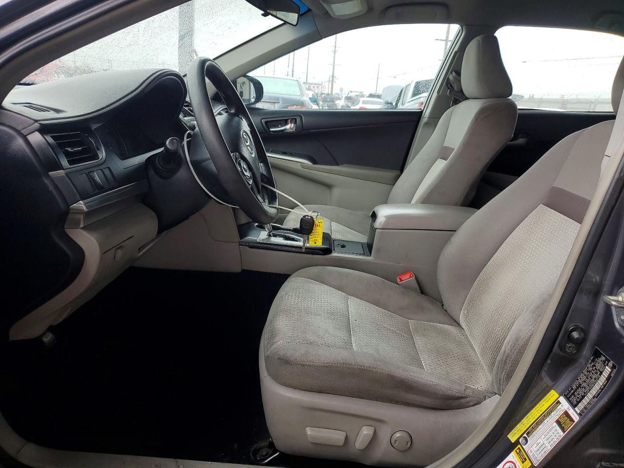 2014 TOYOTA CAMRY L photo 13