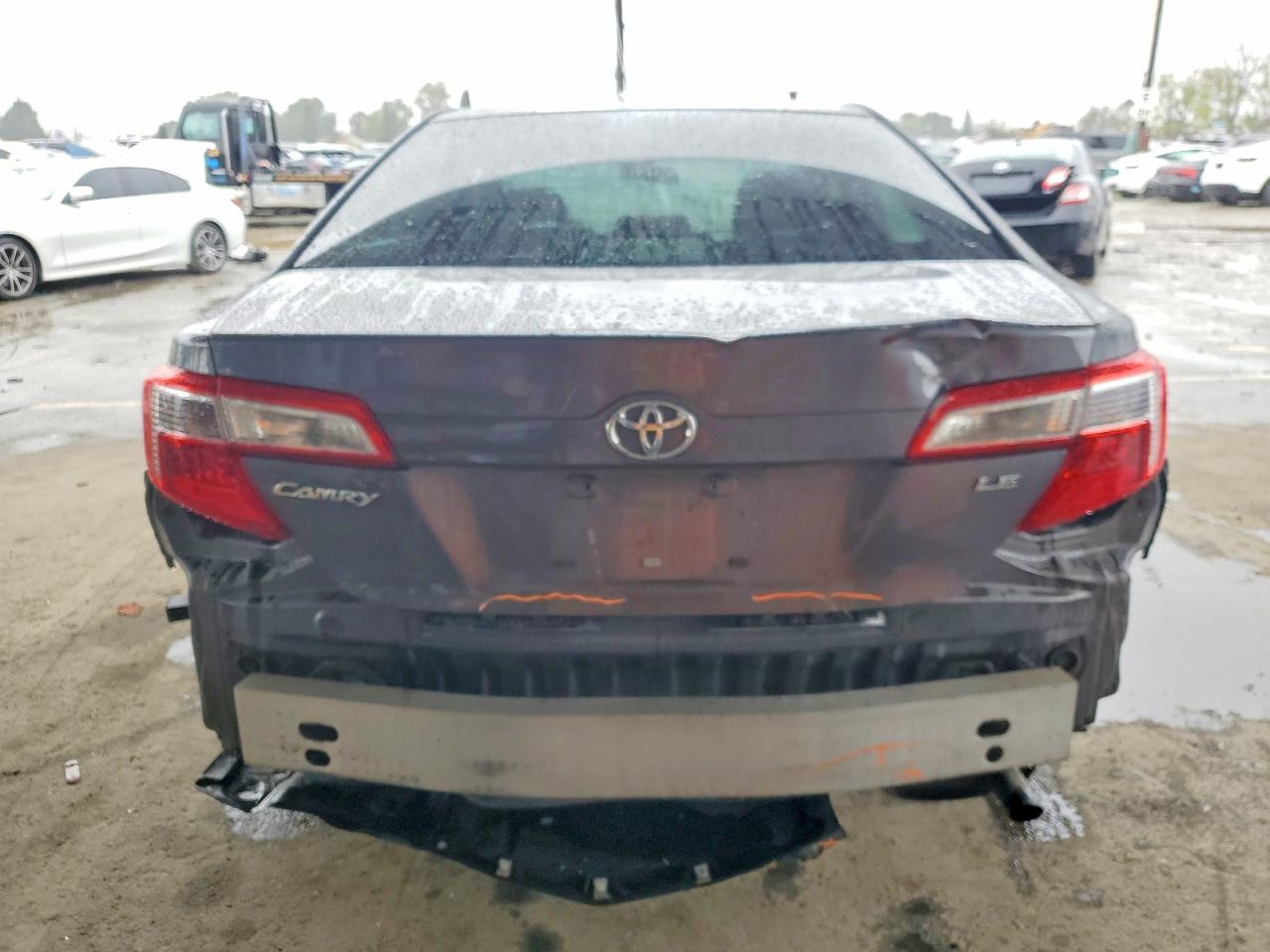 2014 TOYOTA CAMRY L photo 11