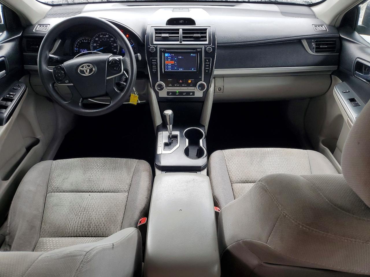 2014 TOYOTA CAMRY L photo 15